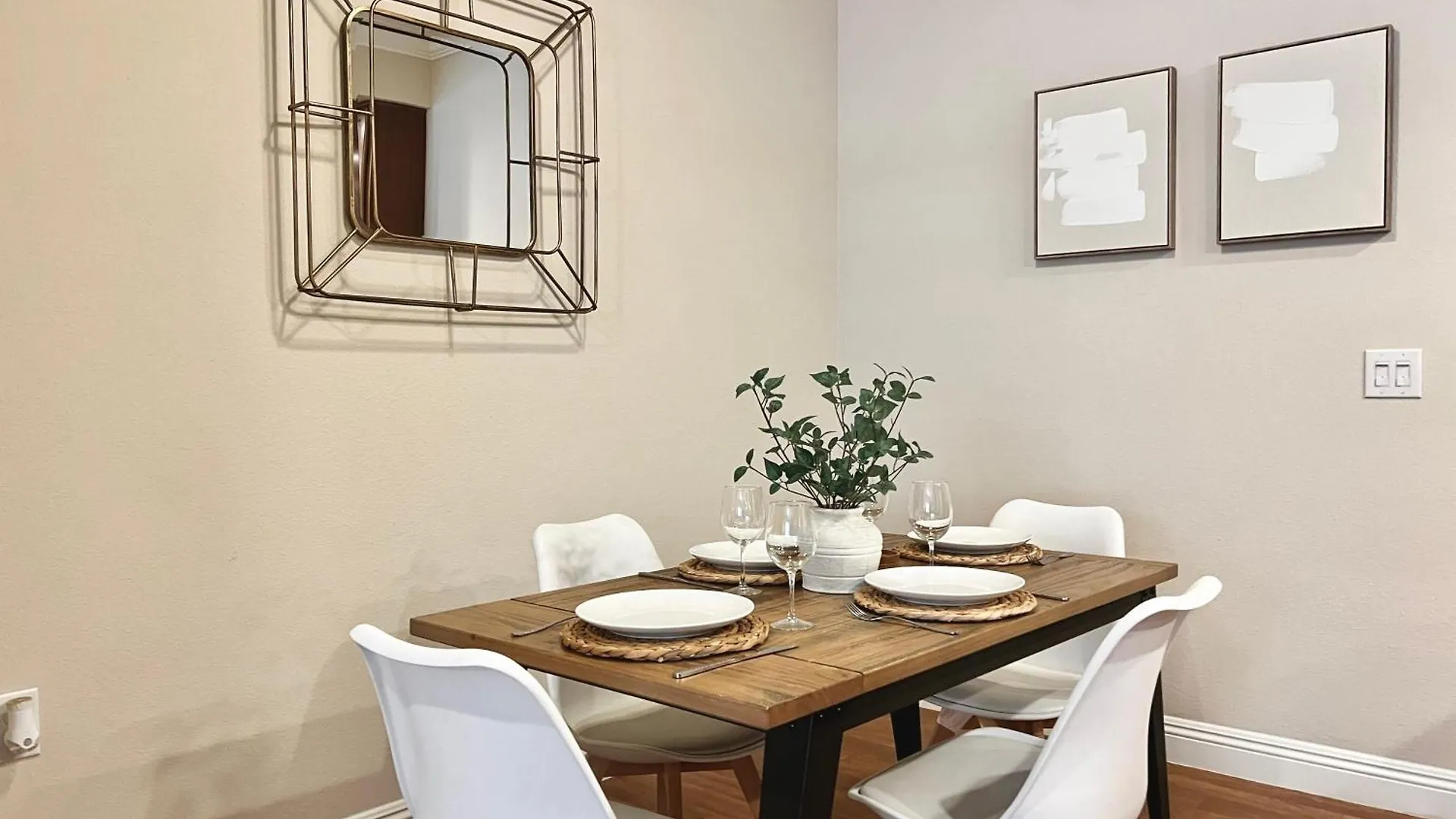 Relaxing 2-Br Apt With Pool Hot Tub Gym And Basketball Court Access Reno