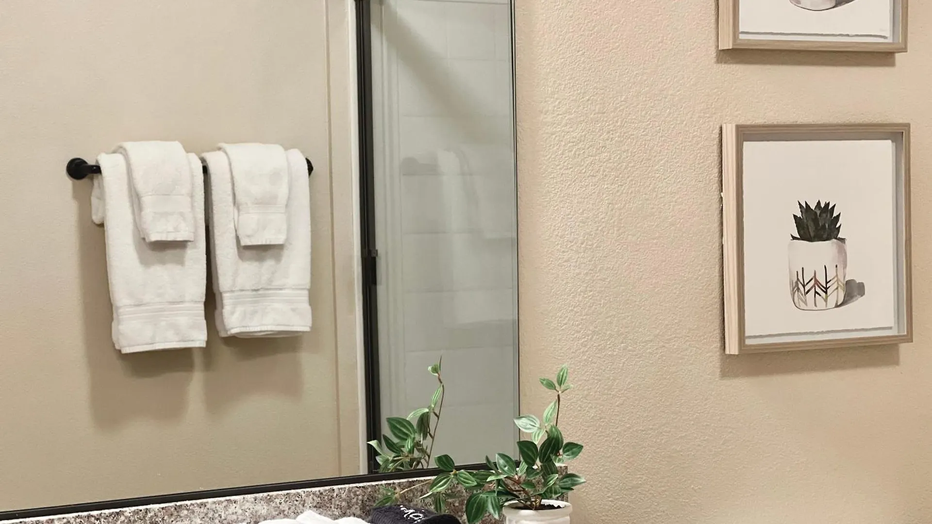Relaxing 2-Br Apt With Pool Hot Tub Gym And Basketball Court Access Reno États-Unis
