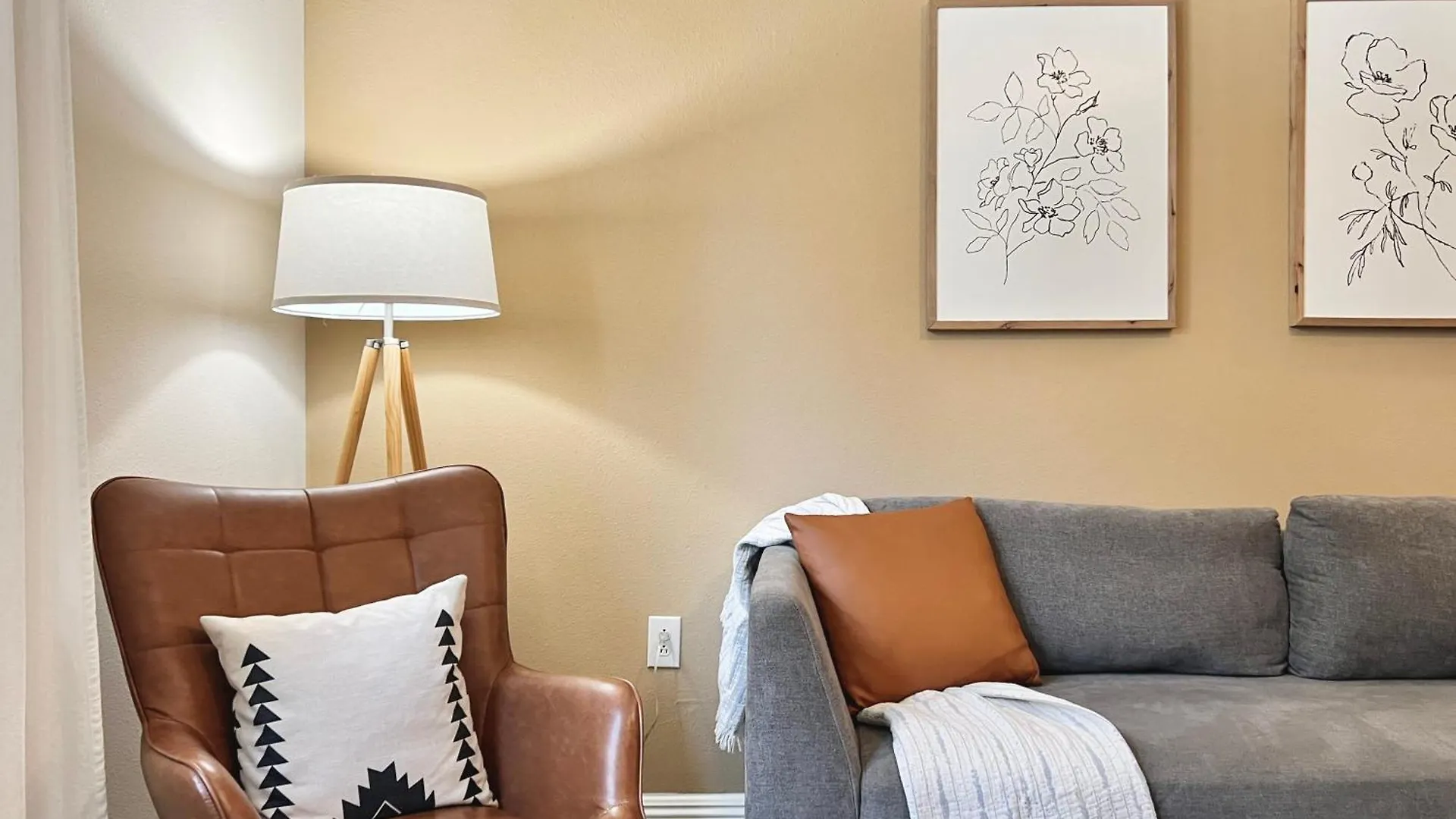 Relaxing 2-Br Apt With Pool Hot Tub Gym And Basketball Court Access Reno Appartement