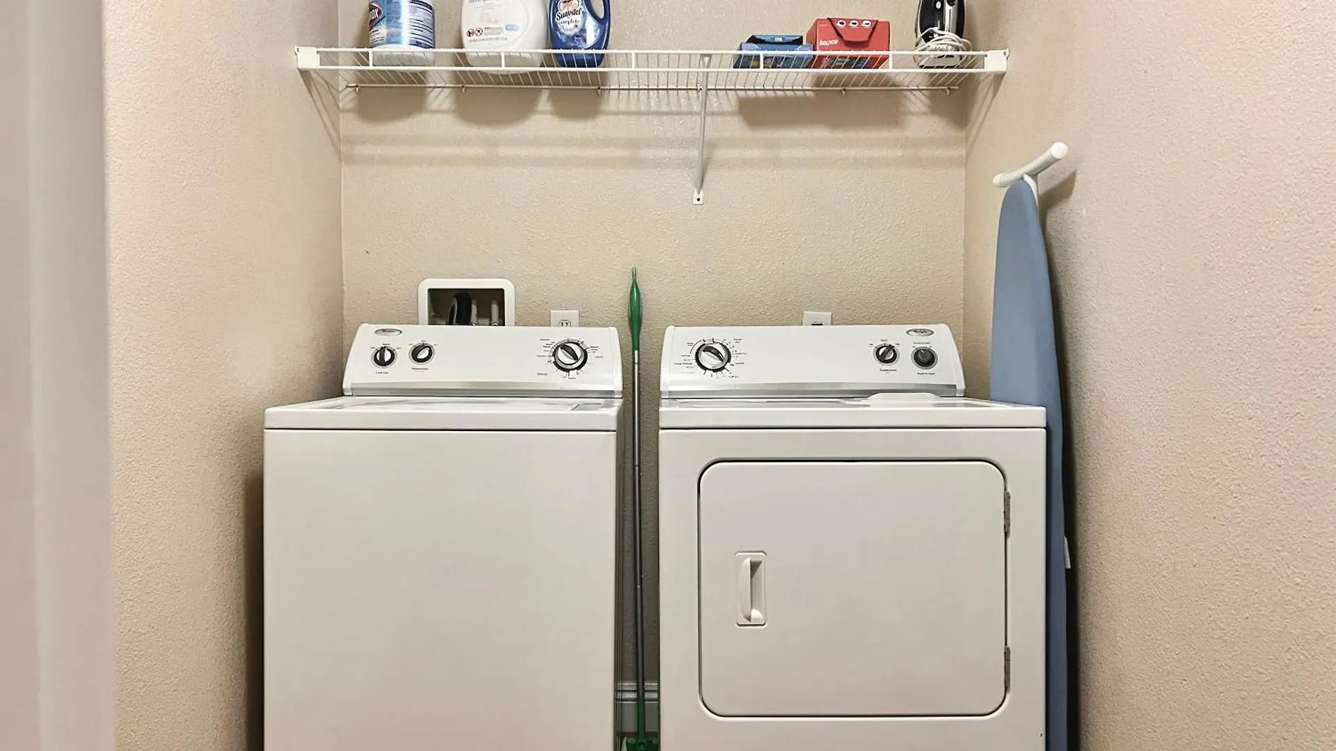 Relaxing 2-Br Apt With Pool Hot Tub Gym And Basketball Court Access Reno