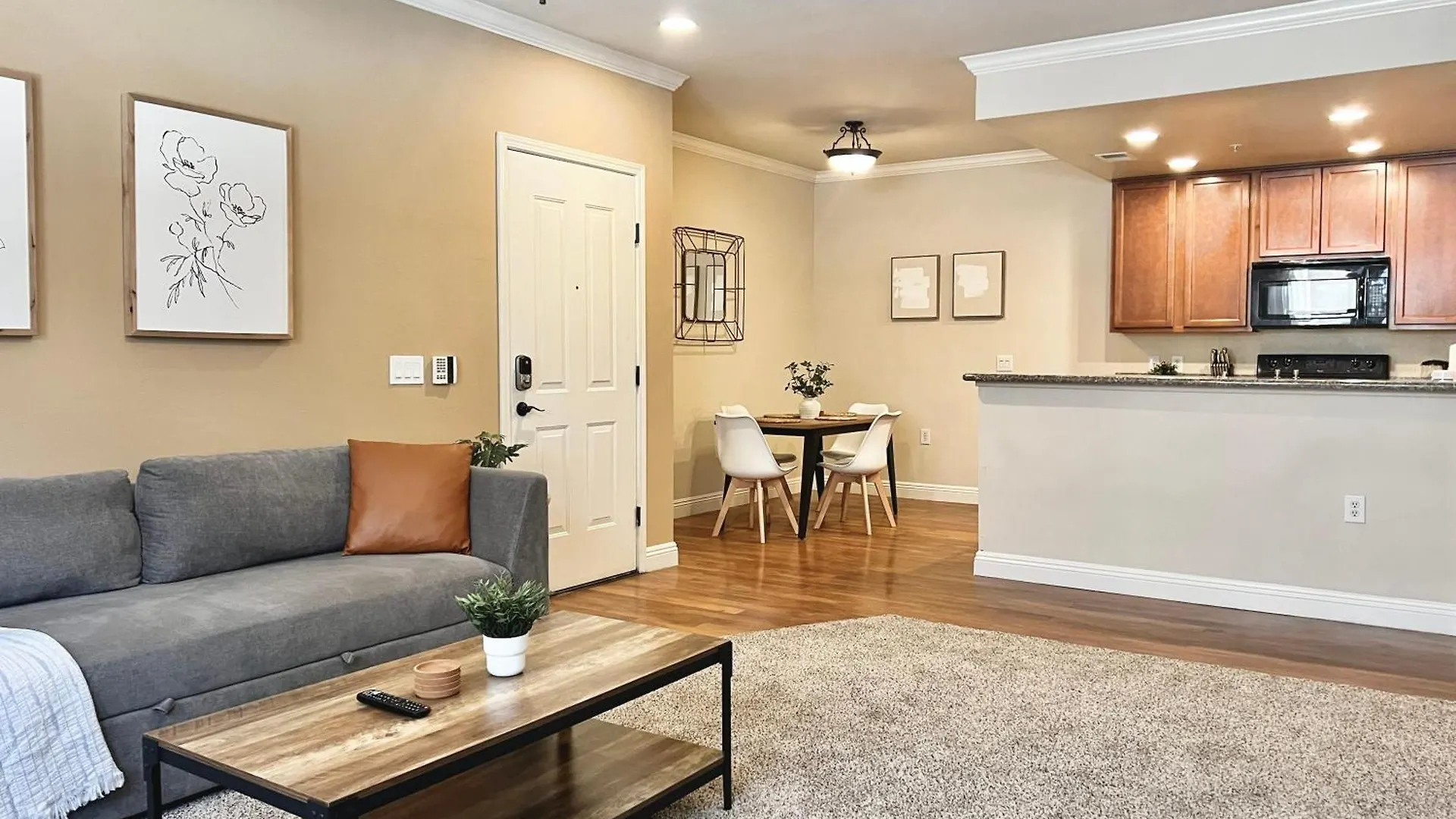 Relaxing 2-Br Apt With Pool Hot Tub Gym And Basketball Court Access Reno Appartement